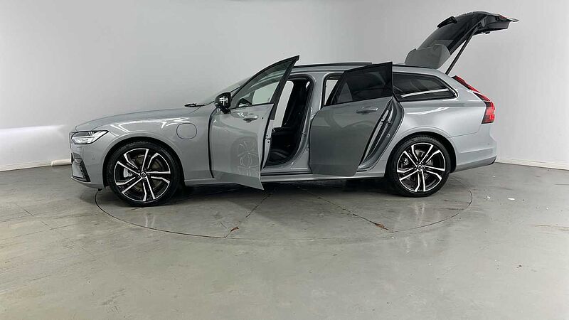 Volvo V90 Ultra, T8 AWD Plug-in hybrid, Electric/Petrol, Dark