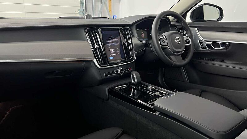 Volvo V90 Ultra, T8 AWD Plug-in hybrid, Electric/Petrol, Dark
