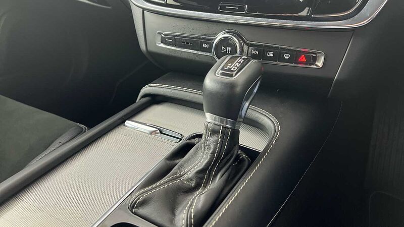 Volvo S90 T4 R-Design Plus Automatic