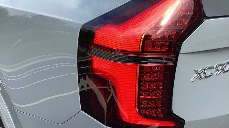 Volvo XC90 Ultra, T8 AWD Plug-in hybrid, Electric/Petrol, Dark, 7 Seats