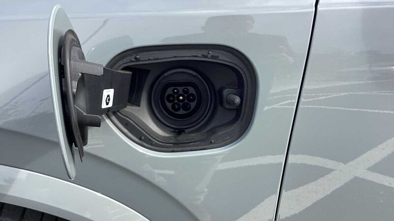 Volvo XC90 Ultra, T8 AWD Plug-in hybrid, Electric/Petrol, Dark, 7 Seats