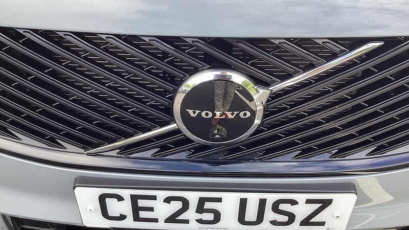 Volvo XC90 Ultra, T8 AWD Plug-in hybrid, Electric/Petrol, Dark, 7 Seats