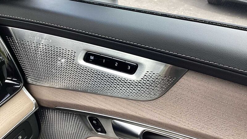 Volvo XC90 Ultra, T8 AWD Plug-in hybrid, Electric/Petrol, Dark, 7 Seats