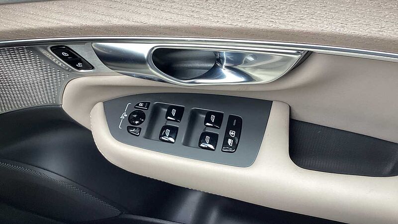 Volvo XC90 Ultra, T8 AWD Plug-in hybrid, Electric/Petrol, Dark, 7 Seats