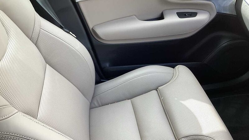 Volvo XC90 Ultra, T8 AWD Plug-in hybrid, Electric/Petrol, Dark, 7 Seats
