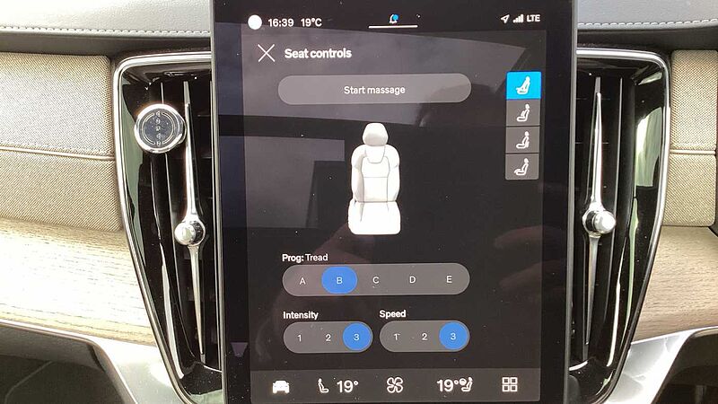 Volvo XC90 Ultra, T8 AWD Plug-in hybrid, Electric/Petrol, Dark, 7 Seats
