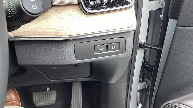 Volvo XC90 Ultra, T8 AWD Plug-in hybrid, Electric/Petrol, Dark, 7 Seats