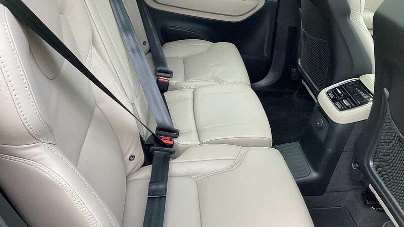 Volvo XC90 Ultra, T8 AWD Plug-in hybrid, Electric/Petrol, Dark, 7 Seats