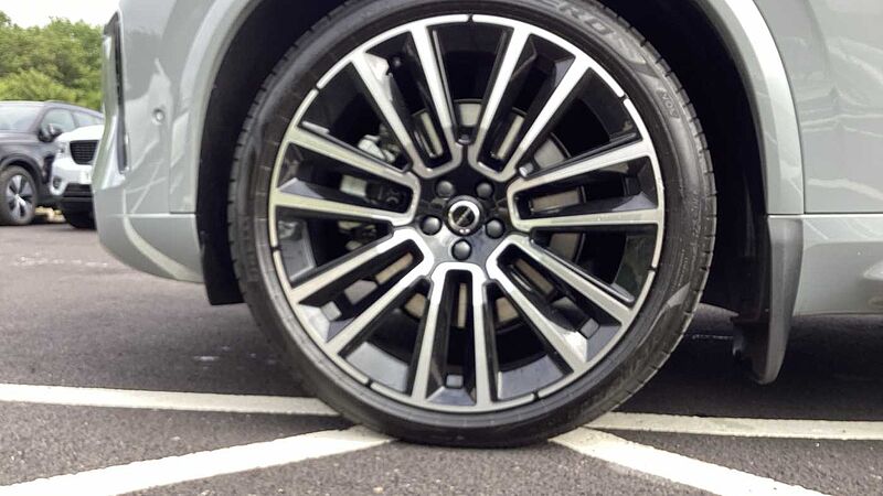 Volvo XC90 Ultra, T8 AWD Plug-in hybrid, Electric/Petrol, Dark, 7 Seats