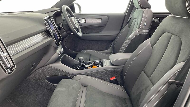 Volvo XC40 Black Edition Ultra, B4 Mild hybrid, Petrol