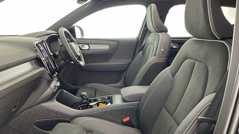 Volvo XC40 Black Edition Ultra, B4 Mild hybrid, Petrol