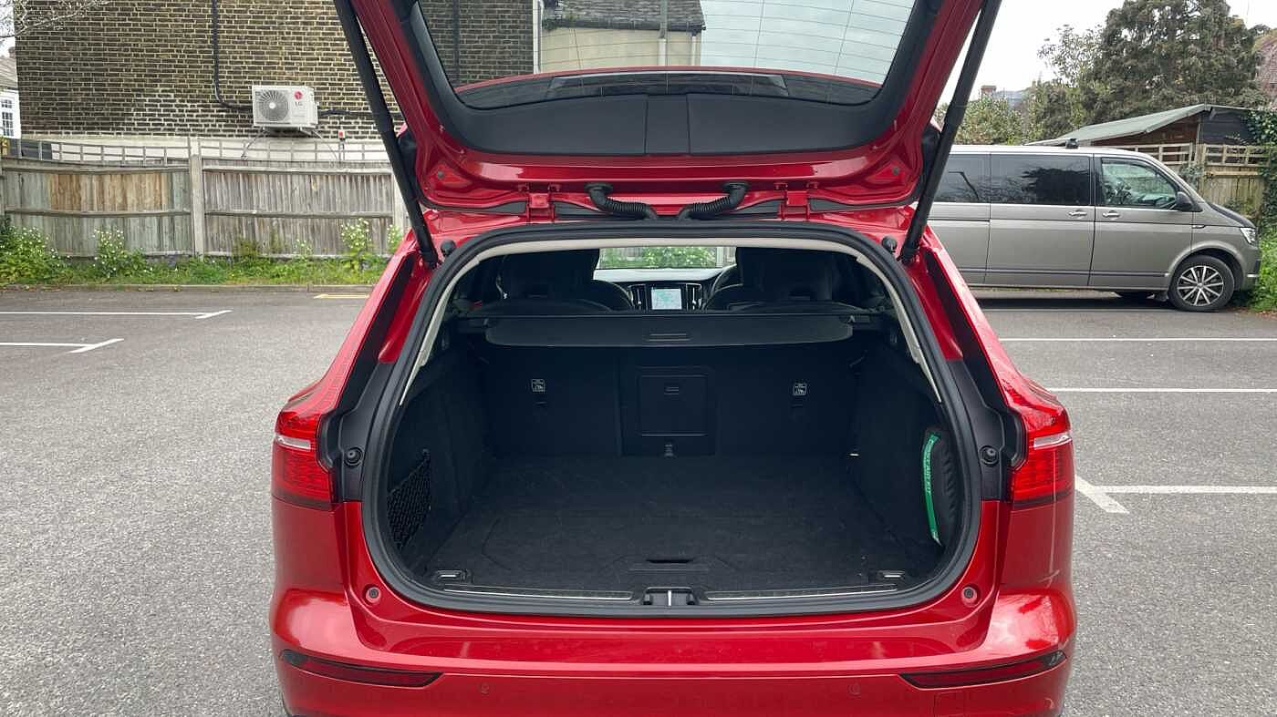 Volvo V60 Cross Country 2.0 B5P Cross Country Ultimate 5dr AWD Auto