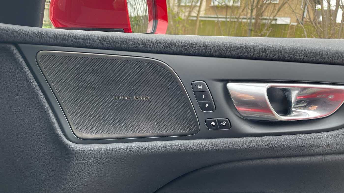 Volvo V60 Cross Country 2.0 B5P Cross Country Ultimate 5dr AWD Auto