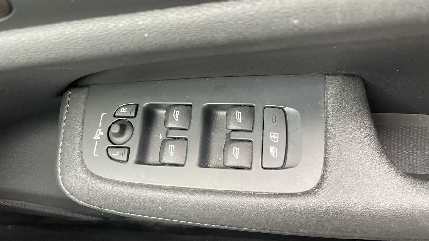 Volvo V60 Cross Country 2.0 B5P Cross Country Ultimate 5dr AWD Auto