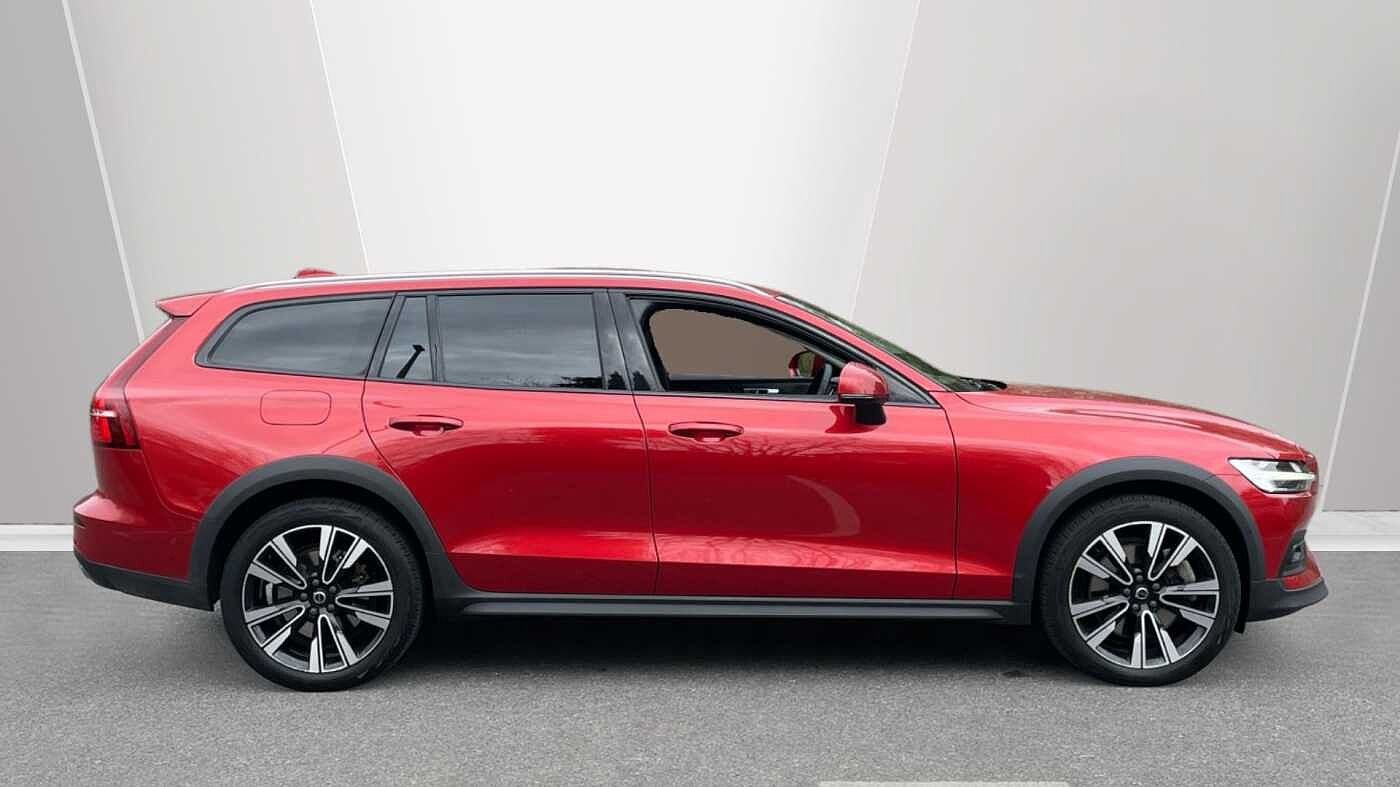 Volvo V60 Cross Country 2.0 B5P Cross Country Ultimate 5dr AWD Auto