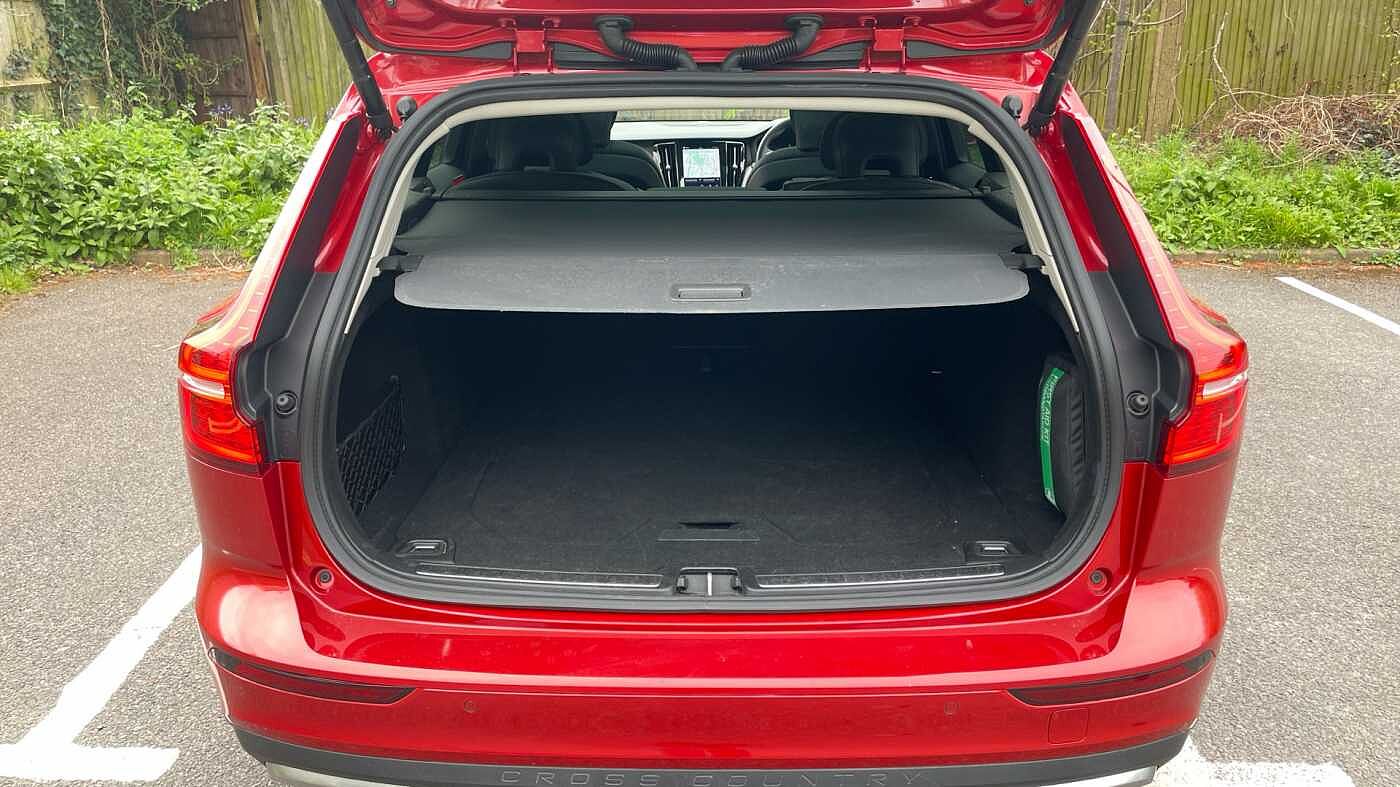 Volvo V60 Cross Country 2.0 B5P Cross Country Ultimate 5dr AWD Auto