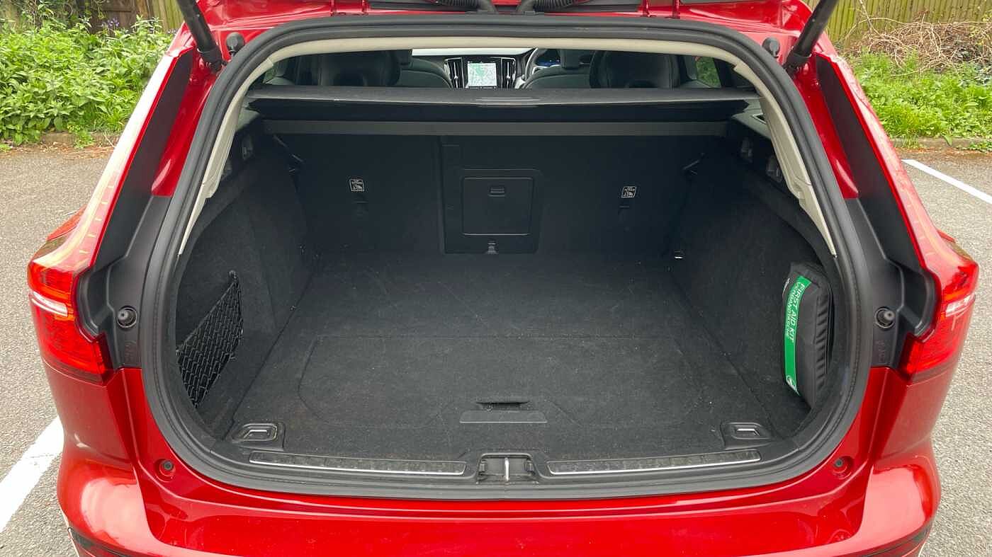 Volvo V60 Cross Country 2.0 B5P Cross Country Ultimate 5dr AWD Auto