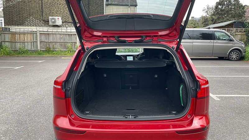 Volvo V60 Cross Country 2.0 B5P Cross Country Ultimate 5dr AWD Auto