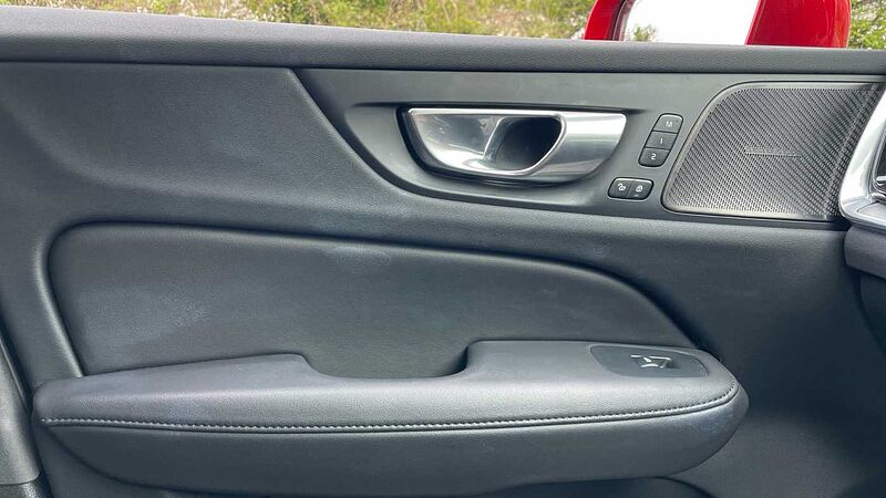 Volvo V60 Cross Country 2.0 B5P Cross Country Ultimate 5dr AWD Auto