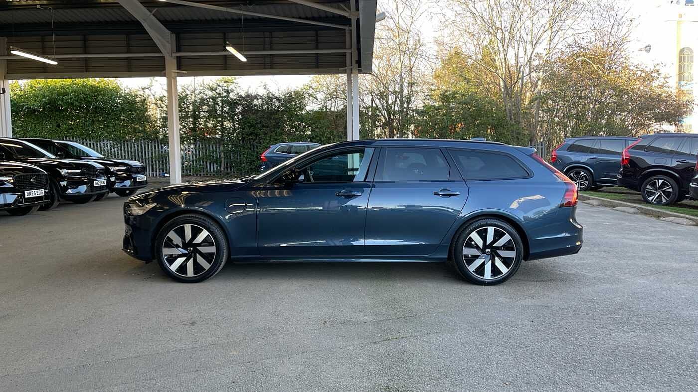 Volvo V90 Plus, T6 AWD Plug-in hybrid, Electric/Petrol, Dark