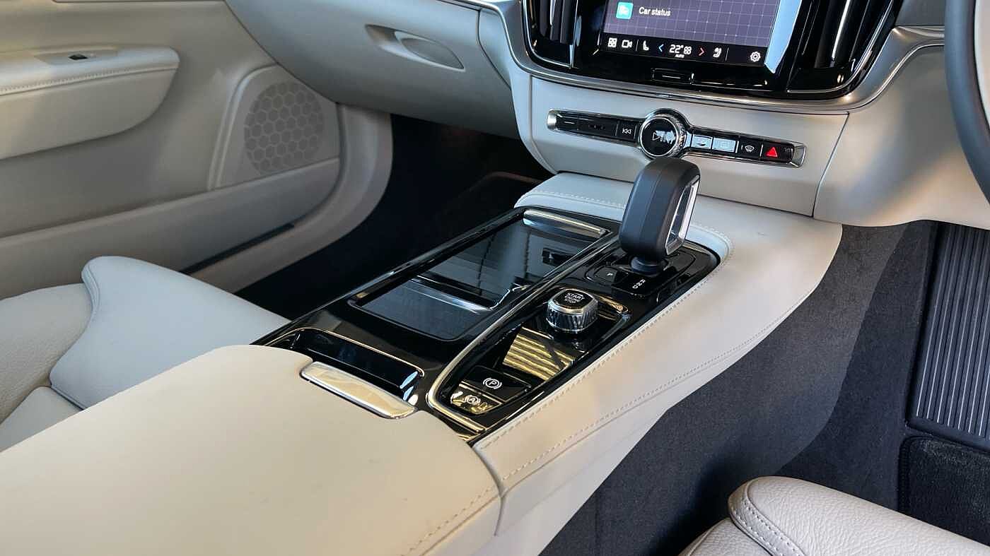 Volvo V90 Plus, T6 AWD Plug-in hybrid, Electric/Petrol, Dark