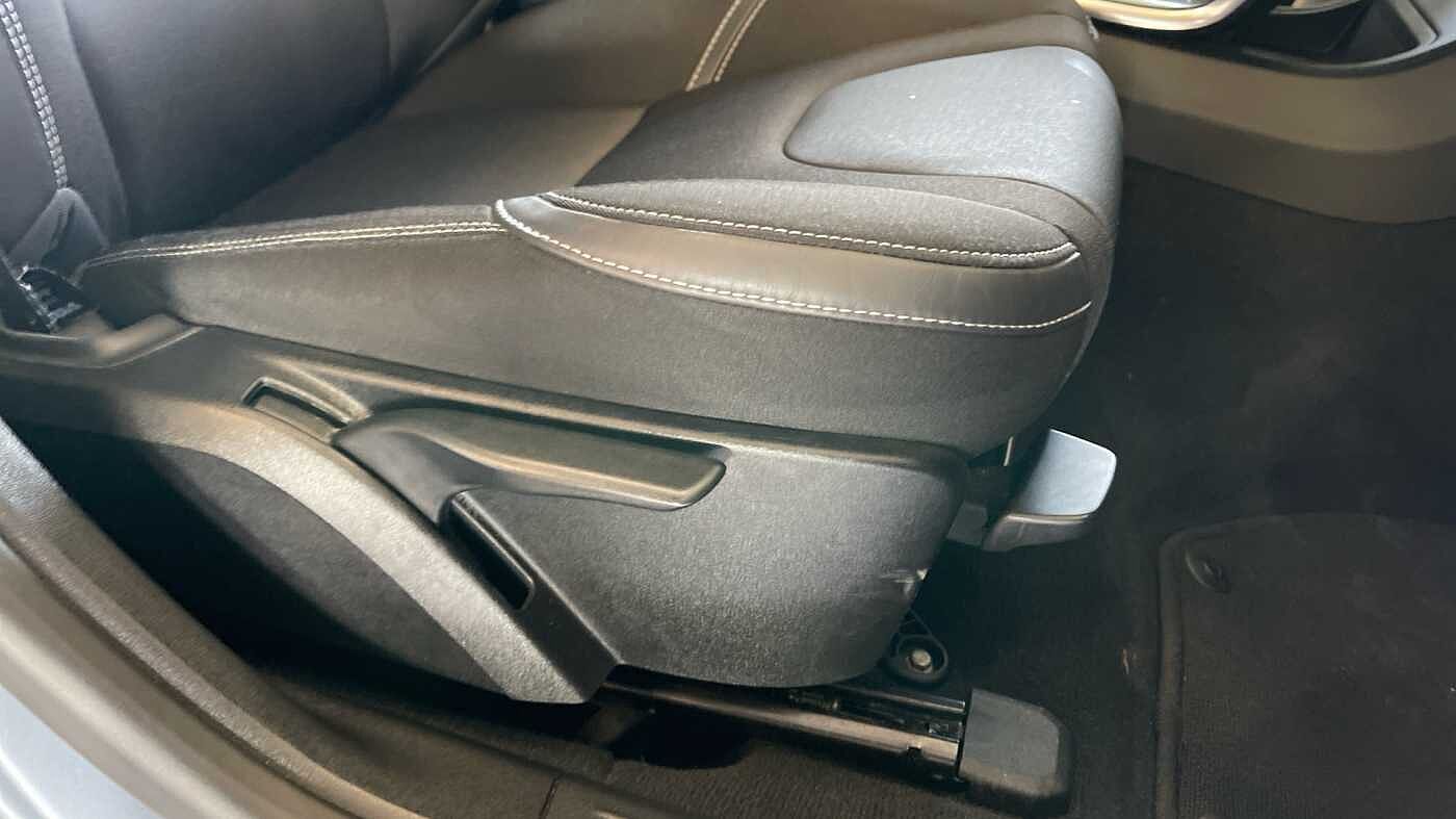 Volvo V40 T2 Momentum Manual