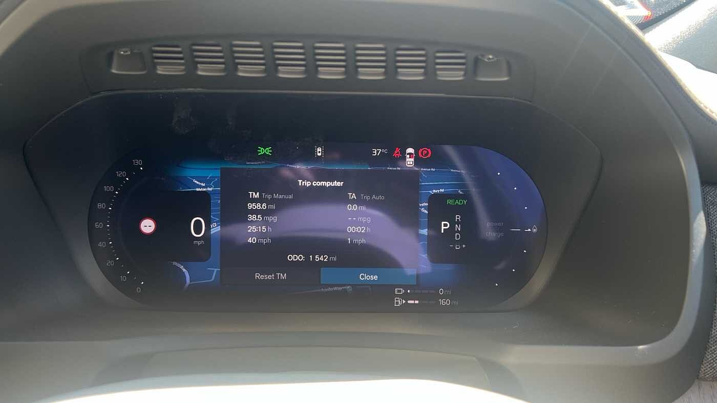 Volvo XC90 Ultra, T8 AWD Plug-in hybrid, Electric/Petrol, Dark, 7 Seats