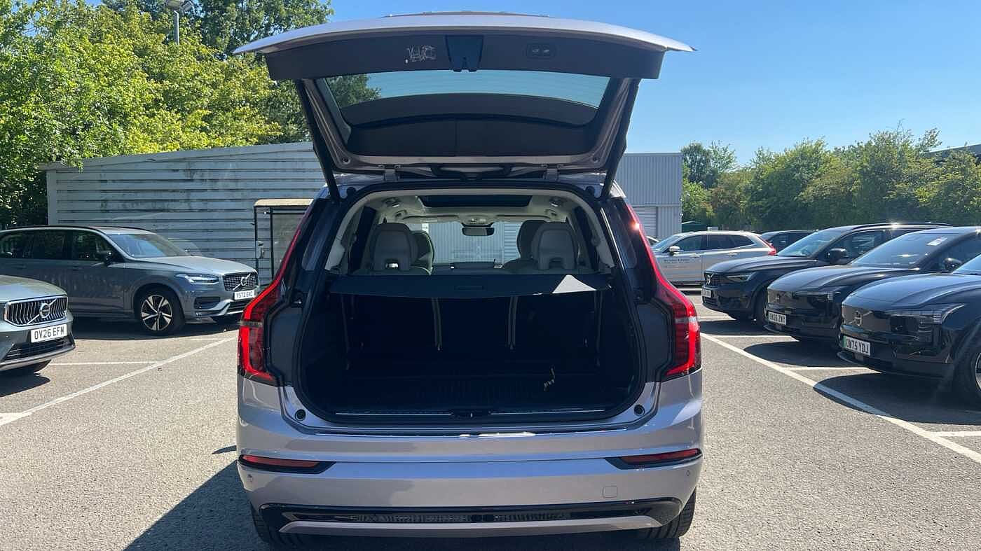 Volvo XC90 Ultra, T8 AWD Plug-in hybrid, Electric/Petrol, Dark, 7 Seats