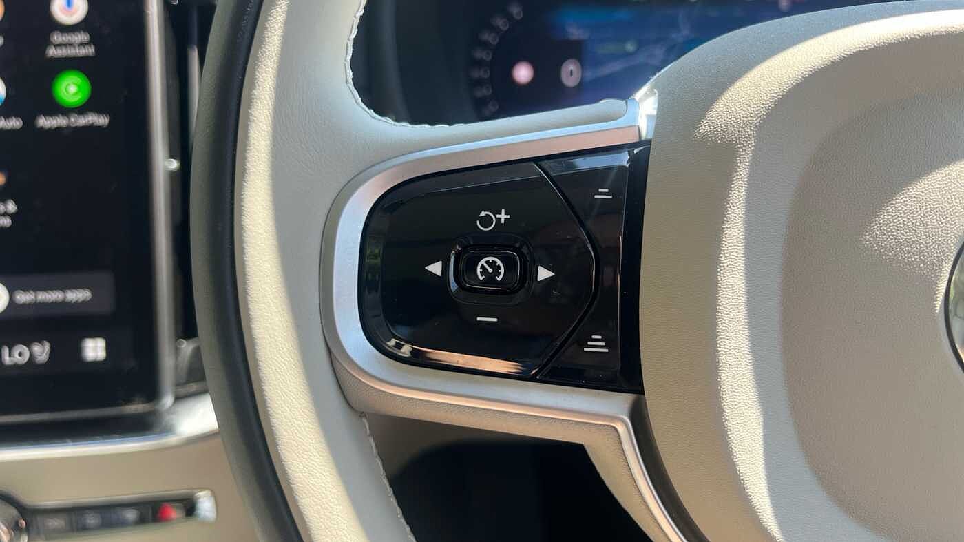 Volvo XC90 Ultra, T8 AWD Plug-in hybrid, Electric/Petrol, Dark, 7 Seats