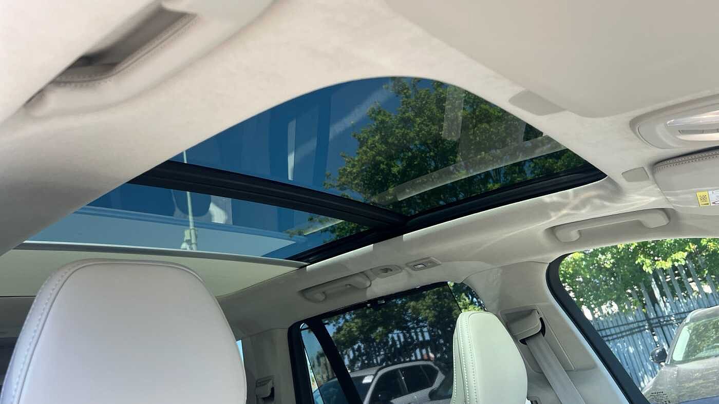 Volvo XC90 Ultra, T8 AWD Plug-in hybrid, Electric/Petrol, Dark, 7 Seats