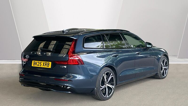 Volvo V60 Ultra, T8 AWD Plug-in hybrid, Electric/Petrol, Dark