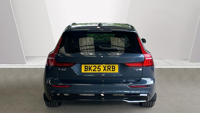 Volvo V60 Ultra, T8 AWD Plug-in hybrid, Electric/Petrol, Dark