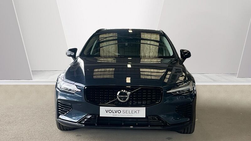 Volvo V60 Ultra, T8 AWD Plug-in hybrid, Electric/Petrol, Dark