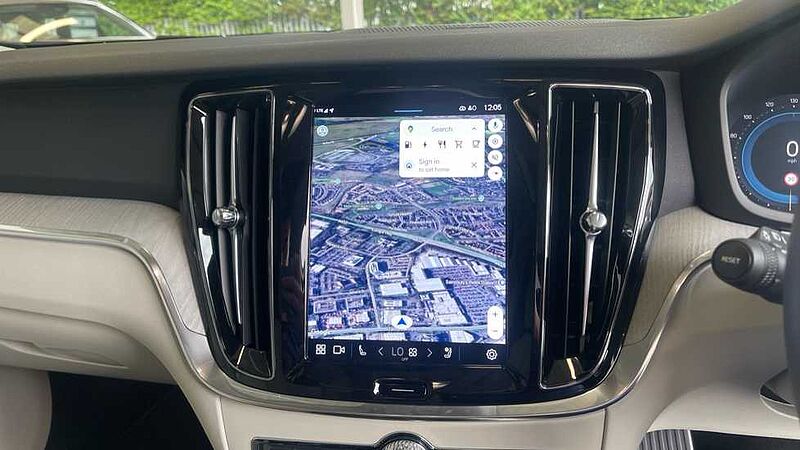 Volvo V60 Ultra, T8 AWD Plug-in hybrid, Electric/Petrol, Dark