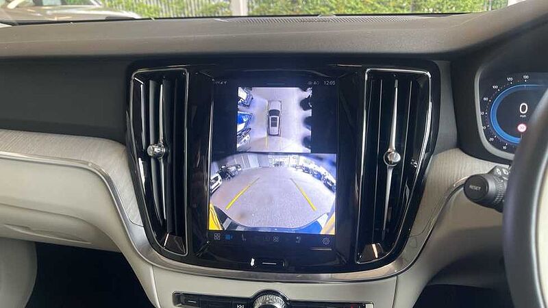 Volvo V60 Ultra, T8 AWD Plug-in hybrid, Electric/Petrol, Dark