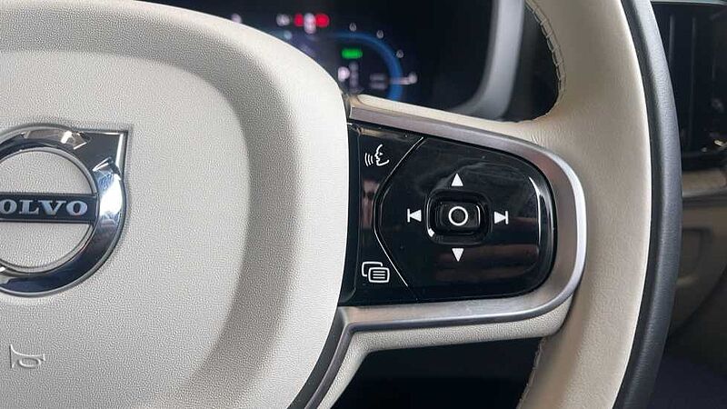 Volvo V60 Ultra, T8 AWD Plug-in hybrid, Electric/Petrol, Dark