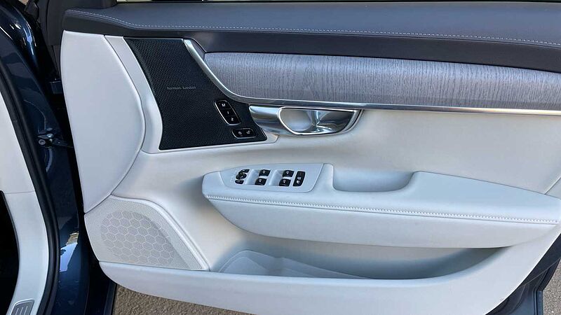 Volvo V90 Plus, T6 AWD Plug-in hybrid, Electric/Petrol, Dark