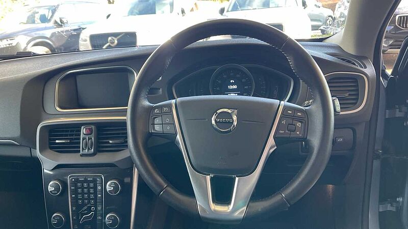 Volvo V40 T2 Momentum Manual