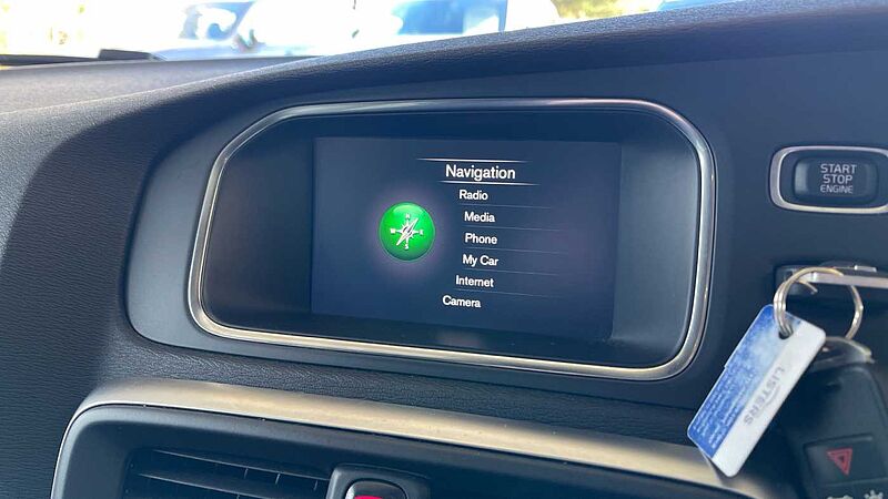 Volvo V40 T2 Momentum Manual