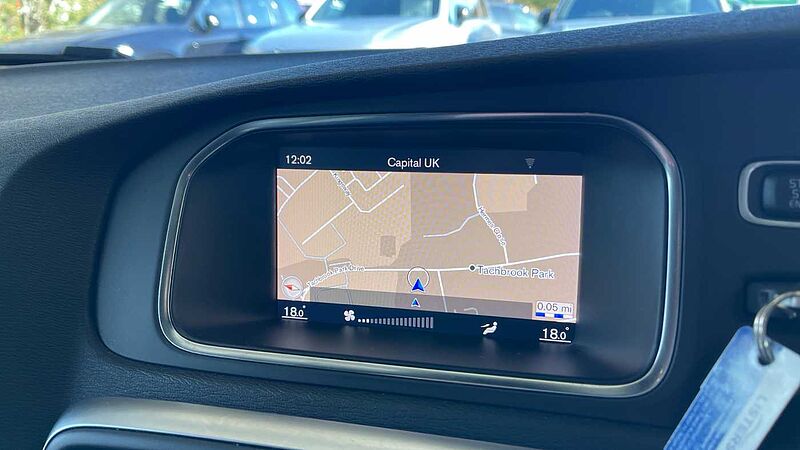 Volvo V40 T2 Momentum Manual