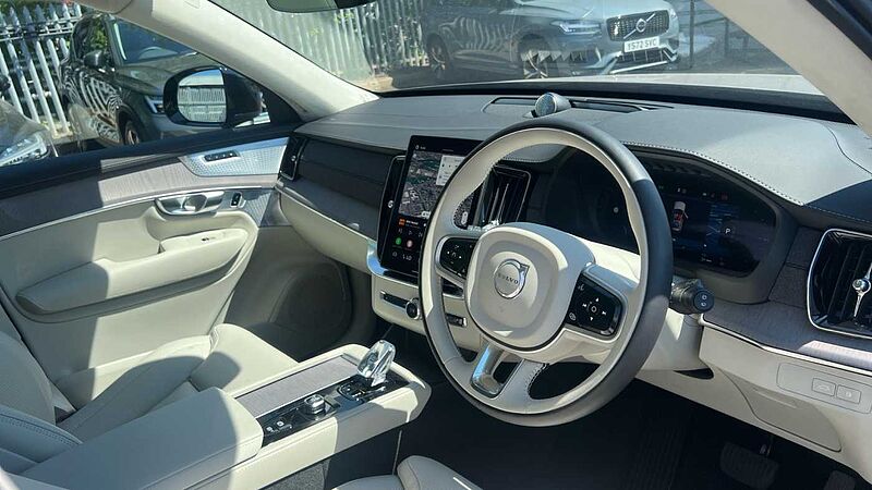 Volvo XC90 Ultra, T8 AWD Plug-in hybrid, Electric/Petrol, Dark, 7 Seats