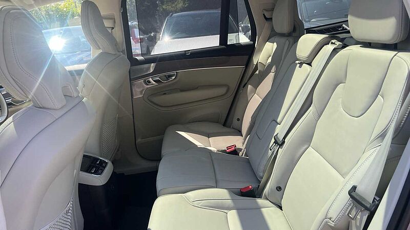 Volvo XC90 Ultra, T8 AWD Plug-in hybrid, Electric/Petrol, Dark, 7 Seats