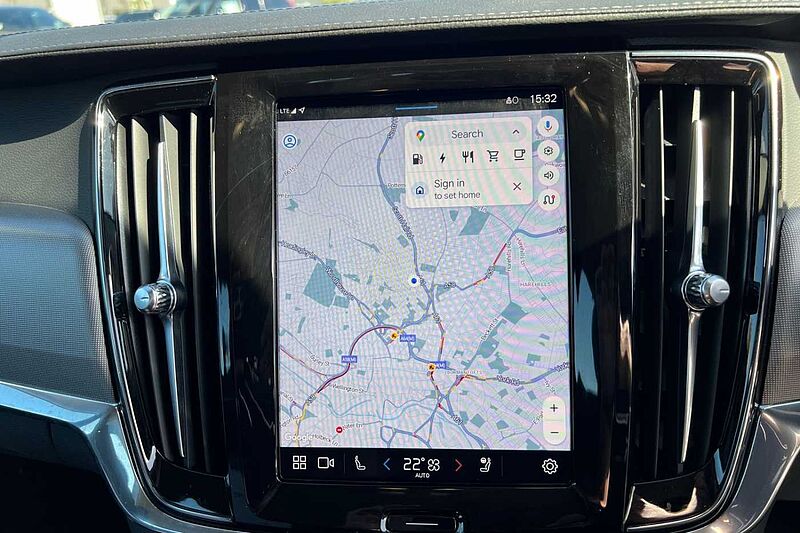 Volvo S90 Recharge Plus, T8 AWD plug-in hybrid, Electric/Petrol, Dark