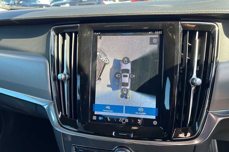 Volvo S90 Recharge Plus, T8 AWD plug-in hybrid, Electric/Petrol, Dark