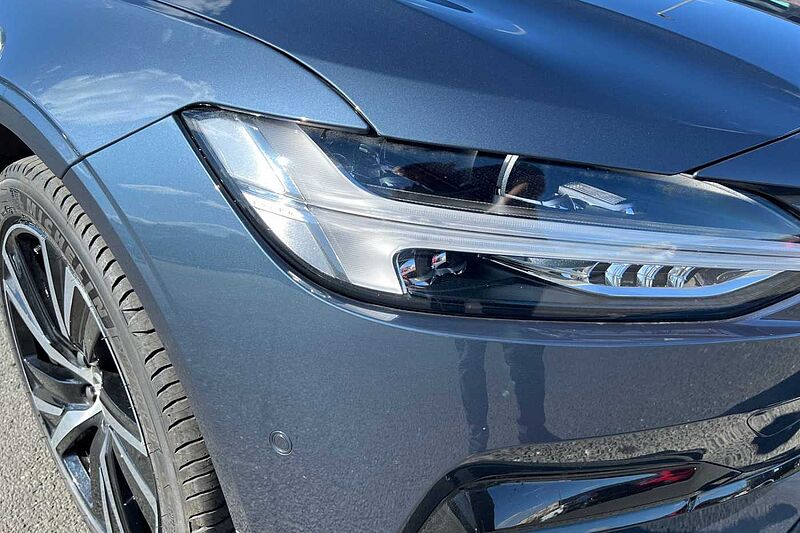 Volvo S90 Recharge Plus, T8 AWD plug-in hybrid, Electric/Petrol, Dark