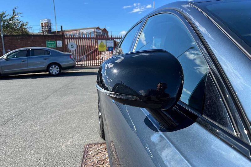 Volvo S90 Recharge Plus, T8 AWD plug-in hybrid, Electric/Petrol, Dark