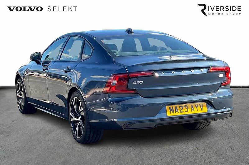 Volvo S90 Recharge Plus, T8 AWD plug-in hybrid, Electric/Petrol, Dark