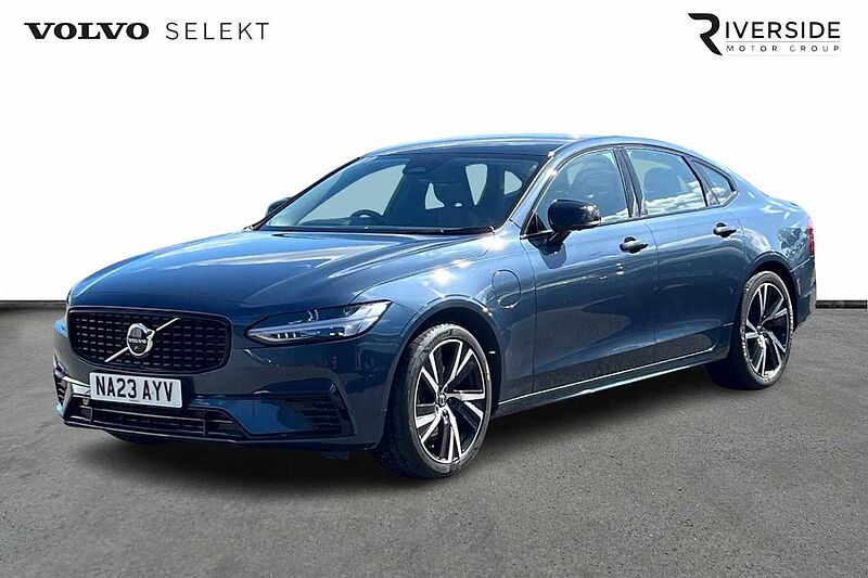Volvo S90 Recharge Plus, T8 AWD plug-in hybrid, Electric/Petrol, Dark