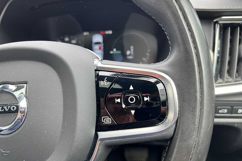 Volvo S90 Recharge Inscription, T8 AWD PHEV (Lounge: Climate: Driver Assist: Tech)