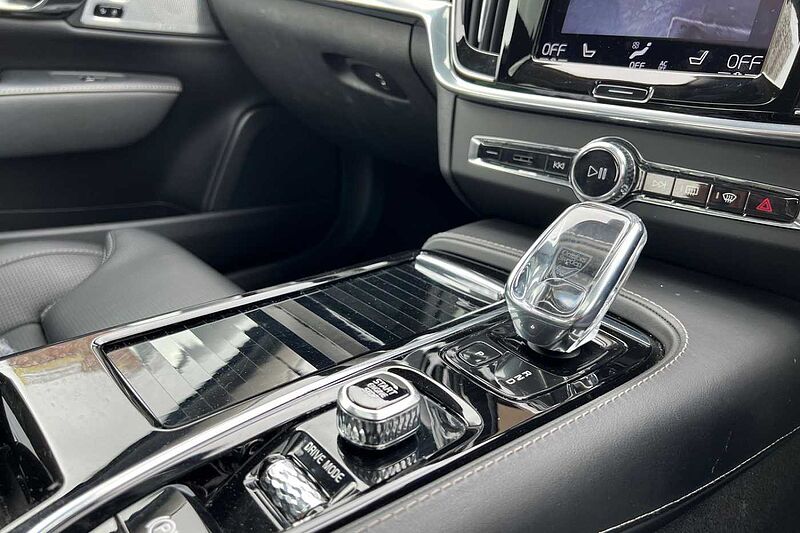 Volvo S90 Recharge Inscription, T8 AWD PHEV (Lounge: Climate: Driver Assist: Tech)